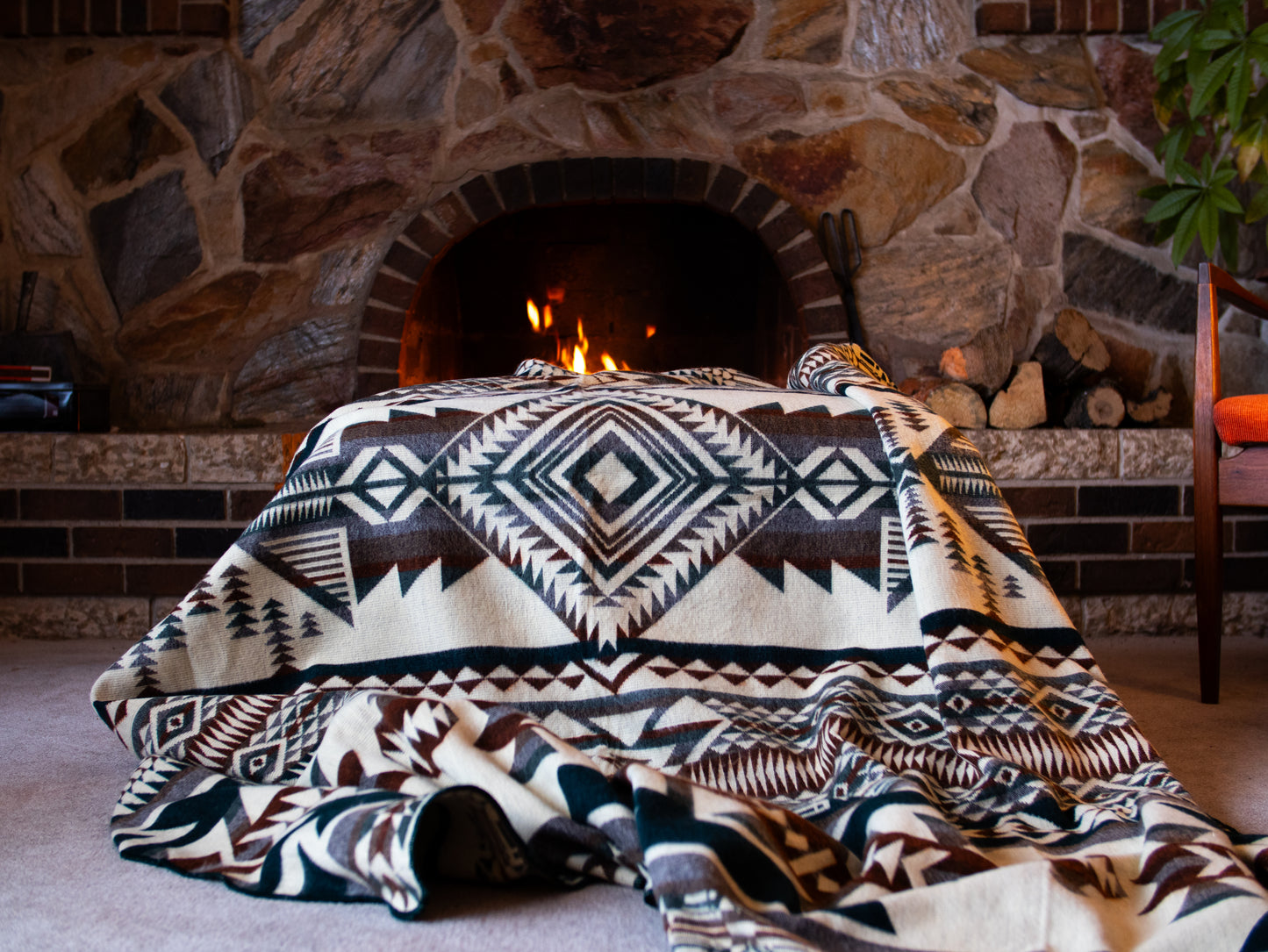 Alpaca Wool Blanket Retail Case